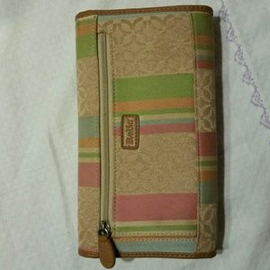 Vintage Relic Clutch Wallet